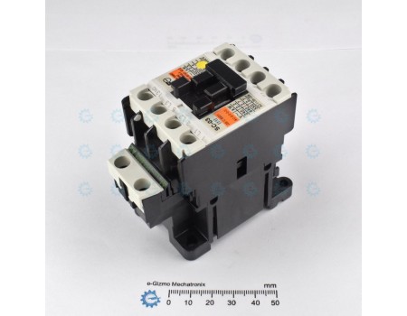 Fuji SC-03 Magnetic Contactor 2.2KW @ 240VAC 110VAC Coil 3-pole